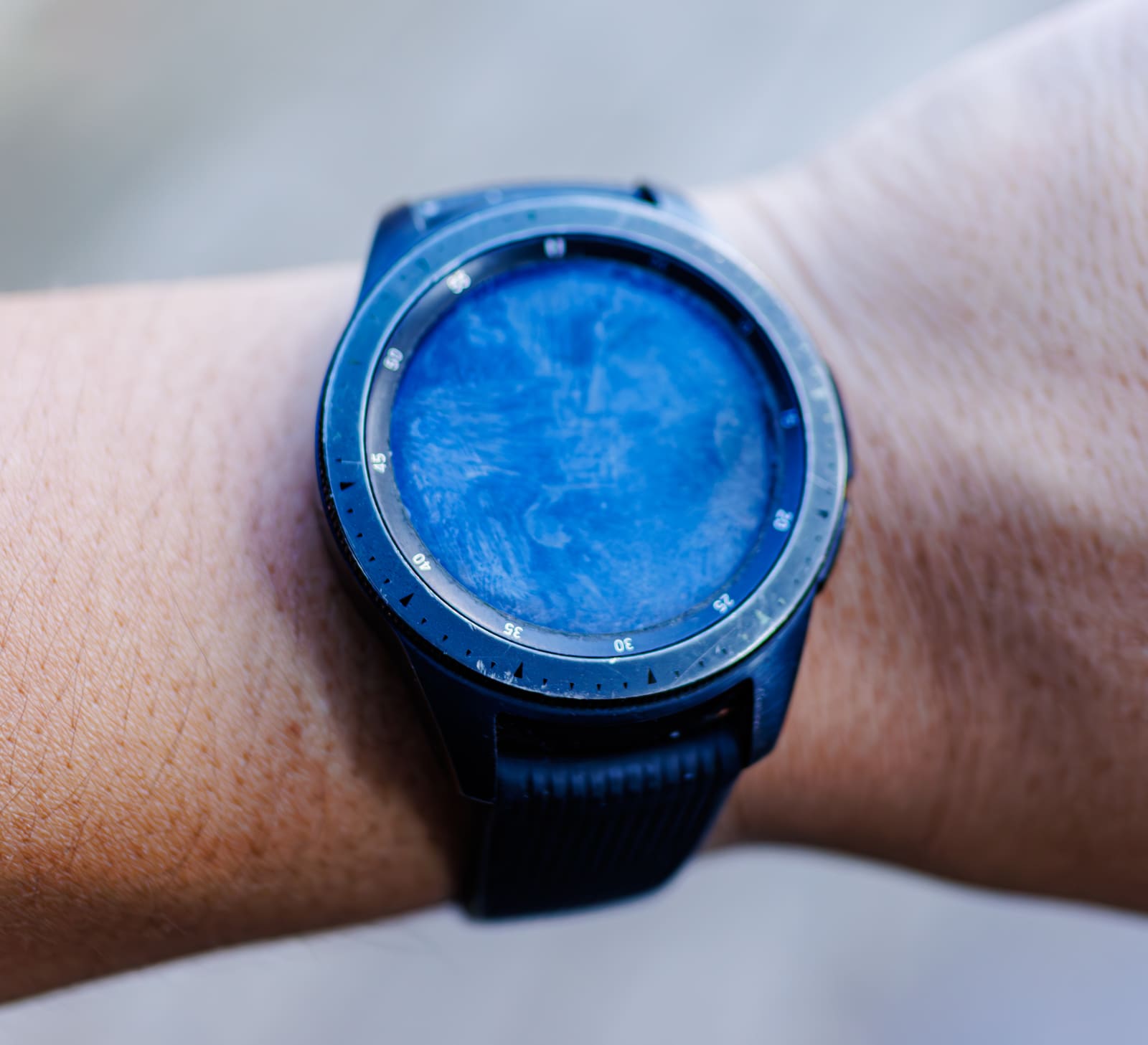 Apple Watch vs Samsung Galaxy Watch: Which Ecosystem Lock-In Is Worth It